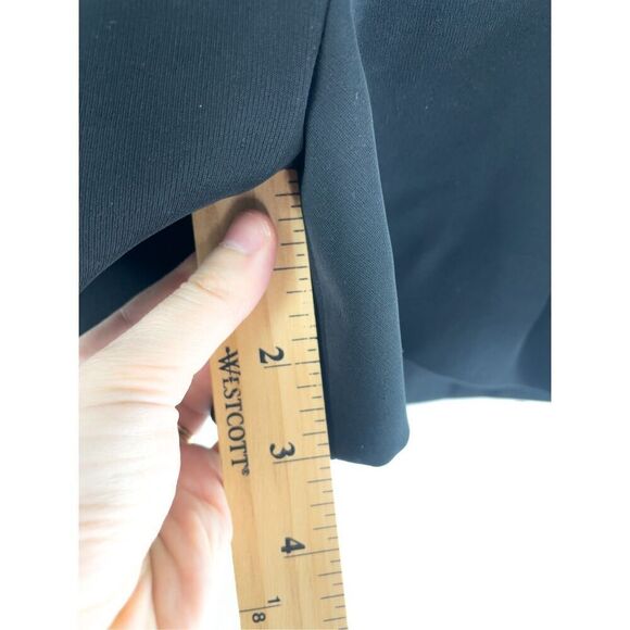 Vince. Pleat Front Short Women’s Size 2‎ Black MSRP $245 - Picture 7 of 13